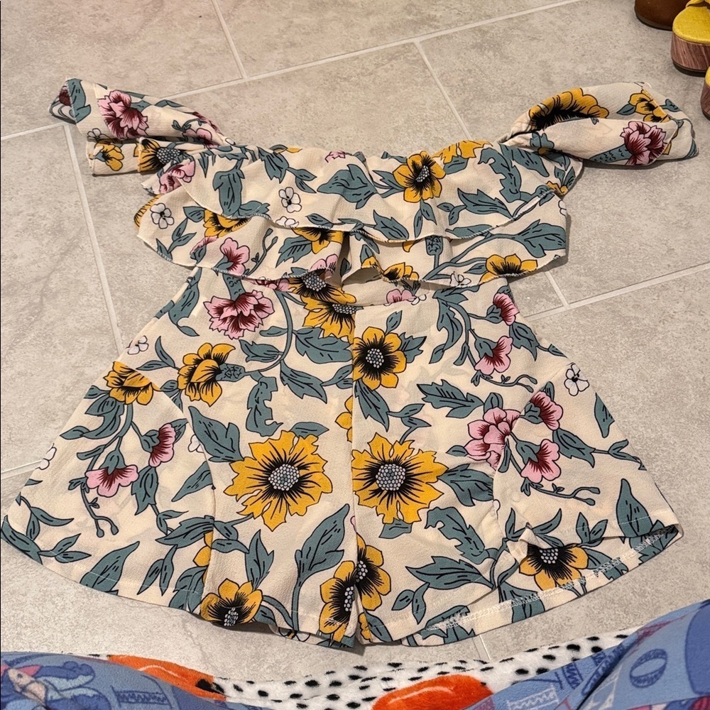Floral Off-Shoulder Romper - Picture 2 of 2